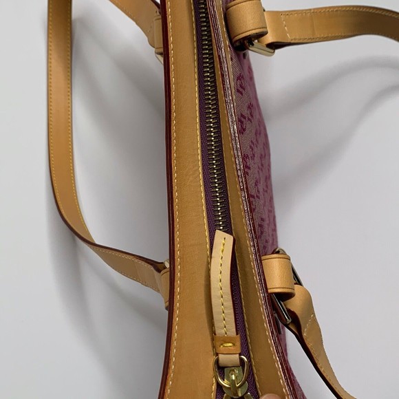 Dooney & Bourke Signature Pink Canvas Medium Slim Pouch DB Logo New without Tag - Picture 8 of 8